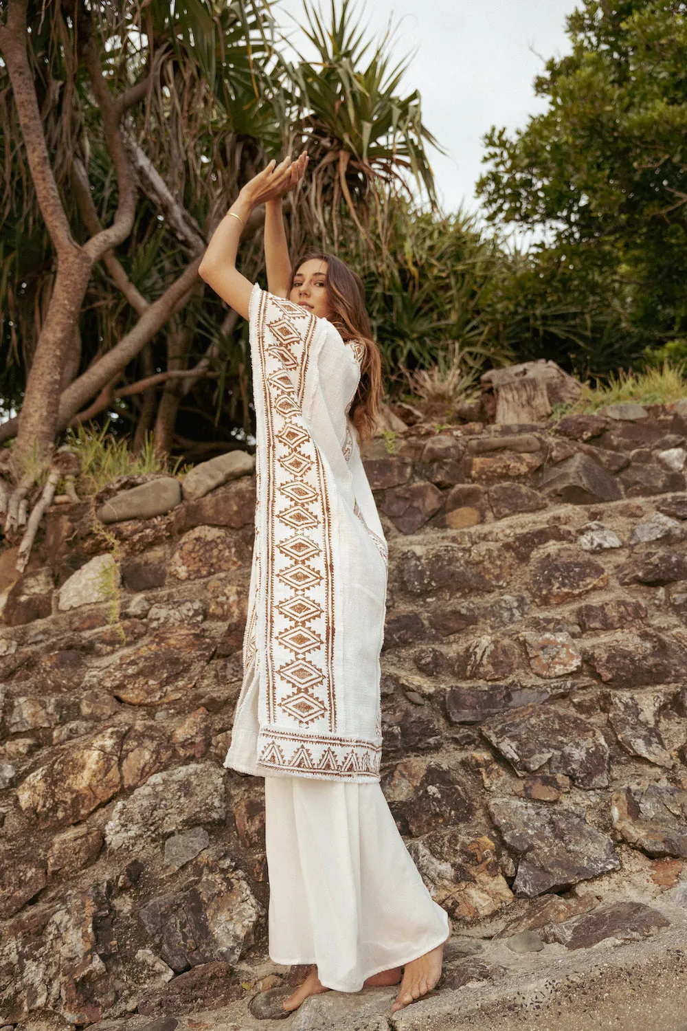 KERALA KAFTAN IN NATURAL WHITE