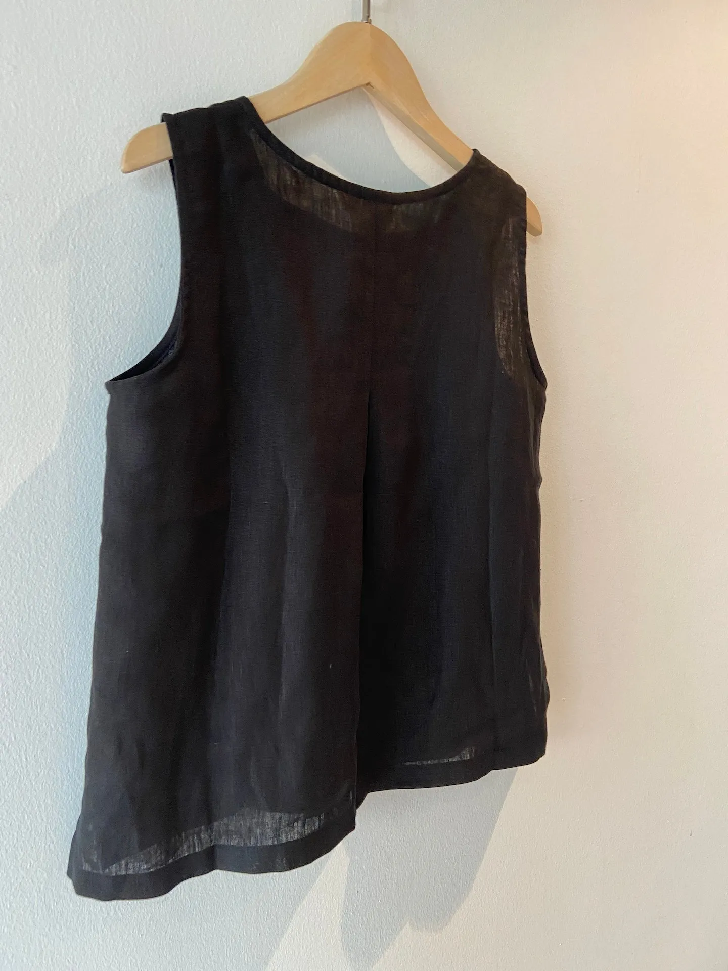 Linen Sleeveless Top (Black)